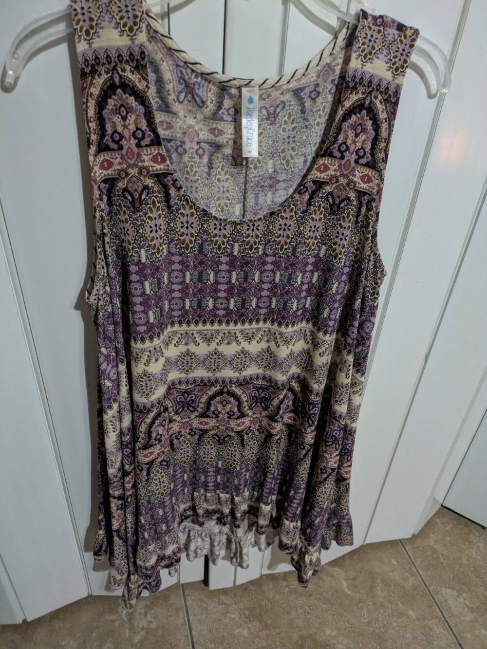 ~Women's long blouse Or could be used as a dress!